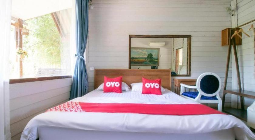 Oyo 75374 Baan Rak Mai Hotel Kanchanaburi City Exterior photo